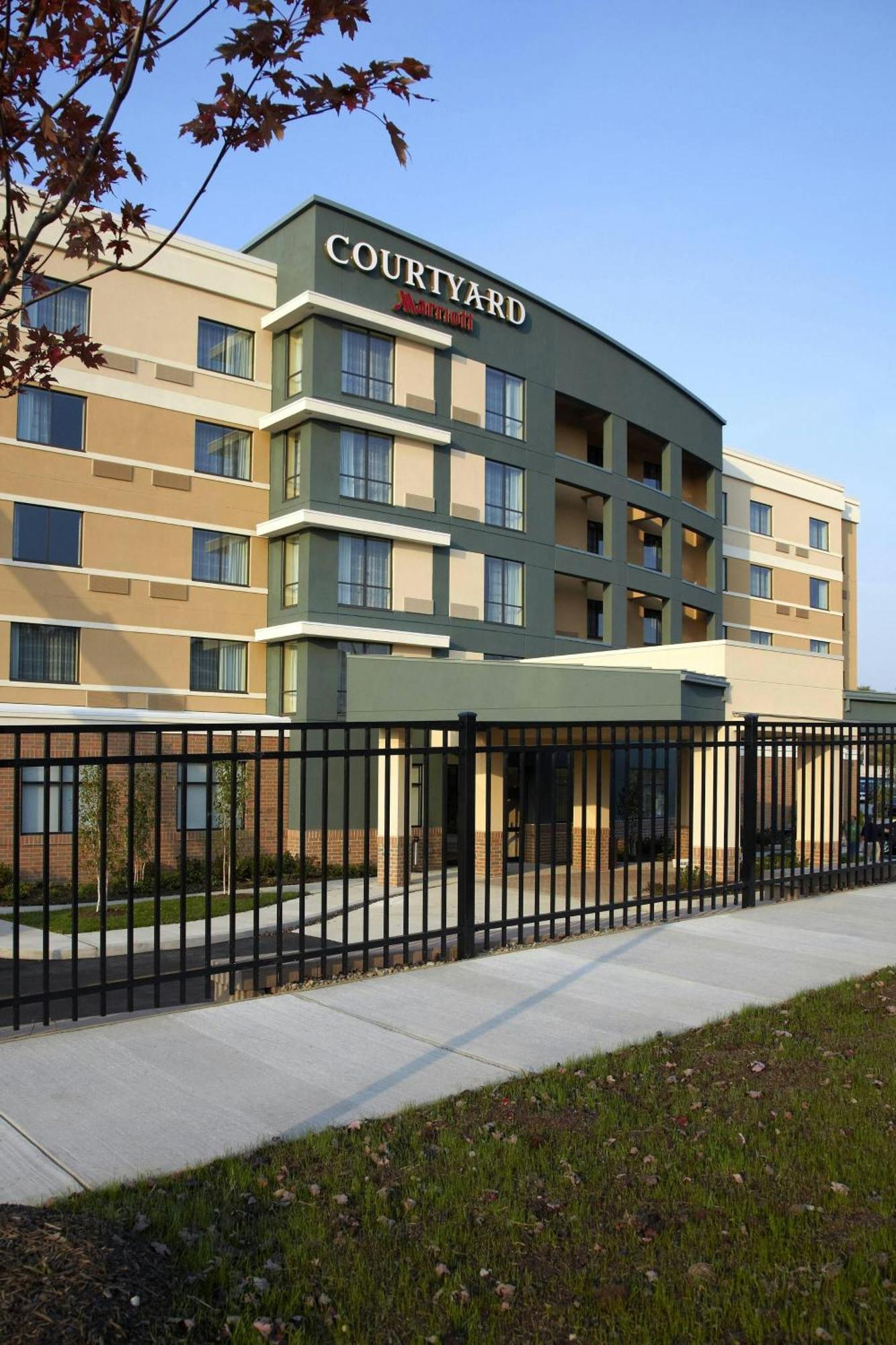 Отель Courtyard Pittsburgh Settlers Ridge/Robinson Township Империал Экстерьер фото